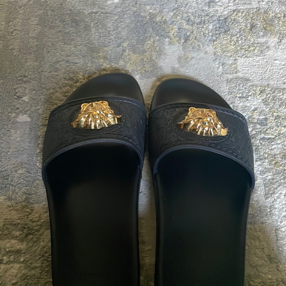 Black! Like new Pool Slide Gomma